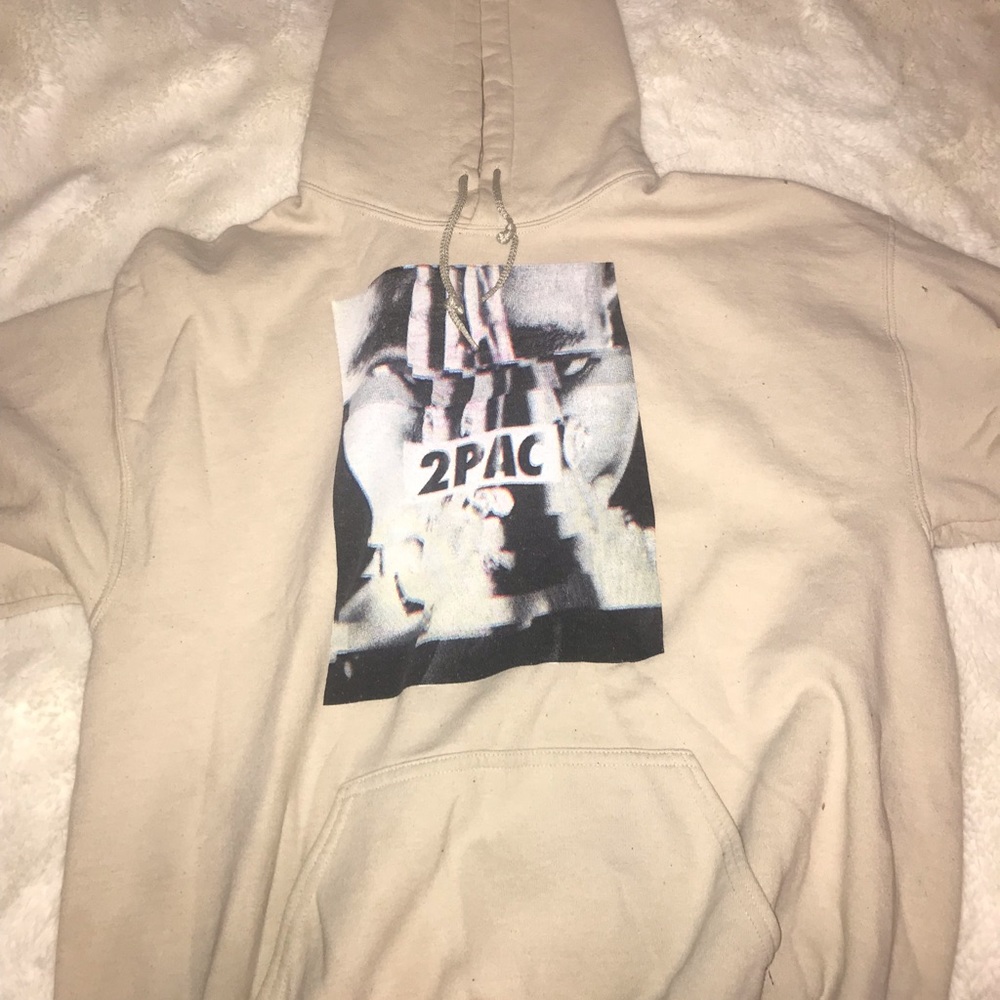 TUPAC HOODIE (EUC)